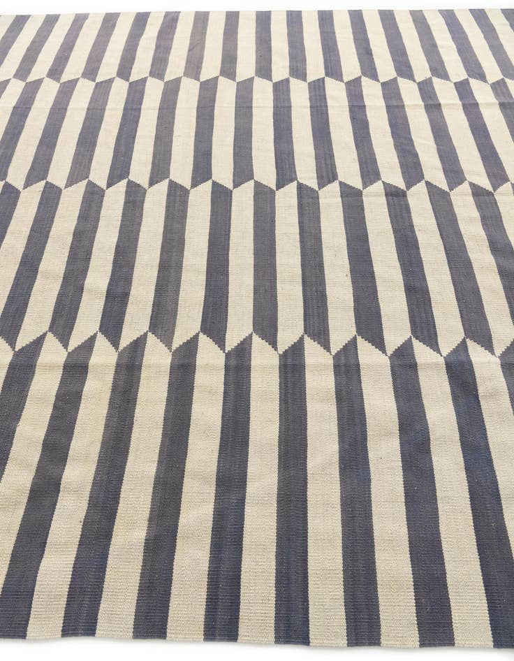 Detail image of  8' 3 x 9' 8  Hand Woven Kilim Modern Wool Rug