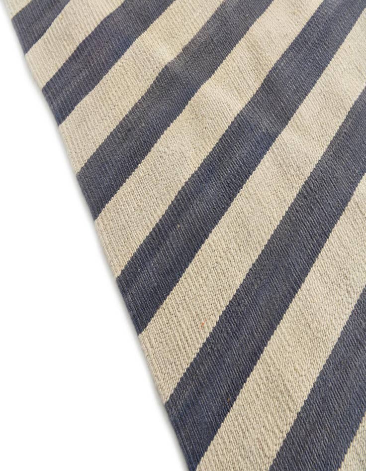 Detail image of  8' 3 x 9' 8  Hand Woven Kilim Modern Wool Rug