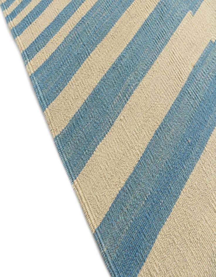 Detail image of  6' 8 x 9' 9  Hand Woven Kilim Modern Wool Rug