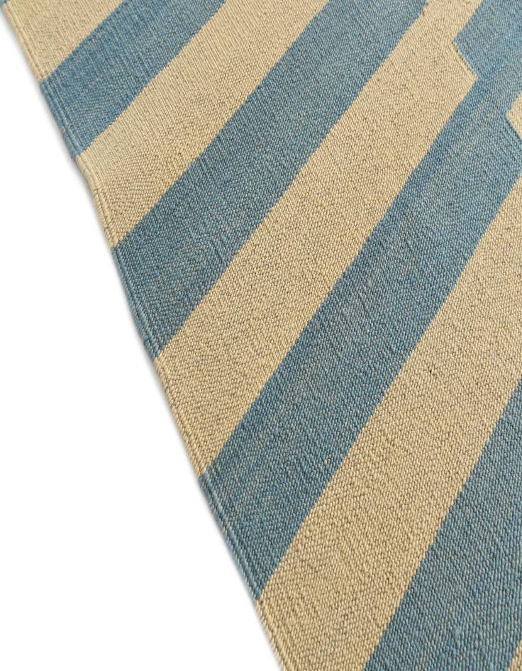 Detail image of  6' 7 x 9' 8  Hand Woven Kilim Modern Wool Rug