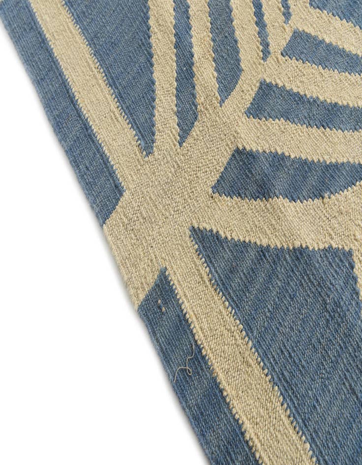 Detail image of  7' 3 x 9' 5  Hand Woven Kilim Modern Wool Rug