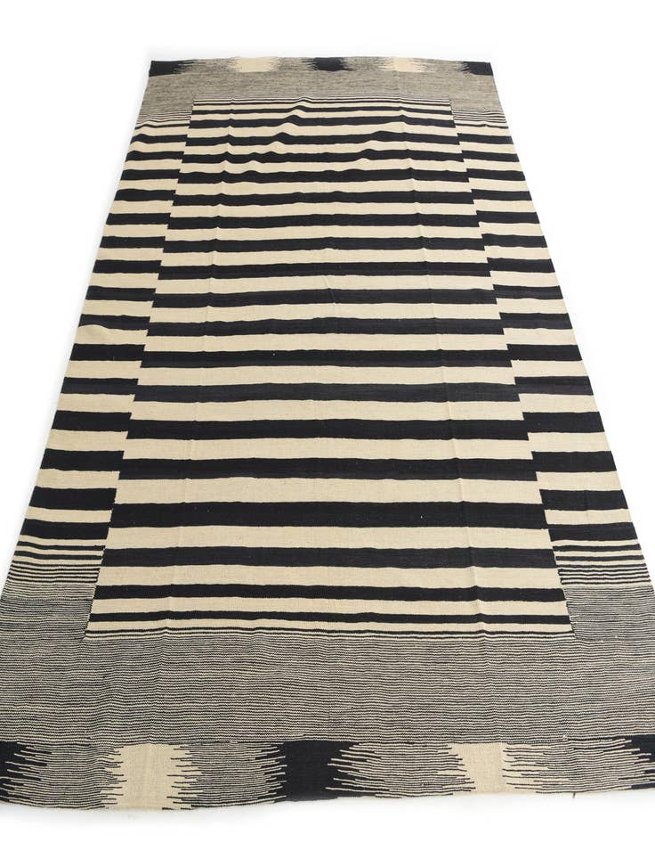 Detail image of  8' 1 x 9' 6  Hand Woven Kilim Modern Wool Rug