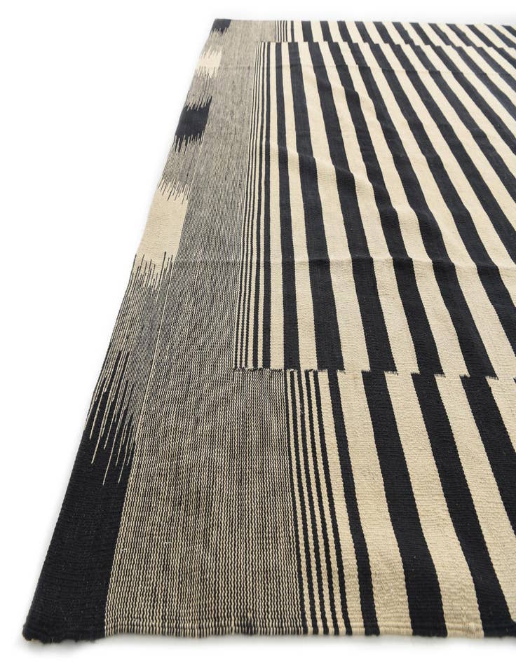 Detail image of  8' 1 x 9' 6  Hand Woven Kilim Modern Wool Rug