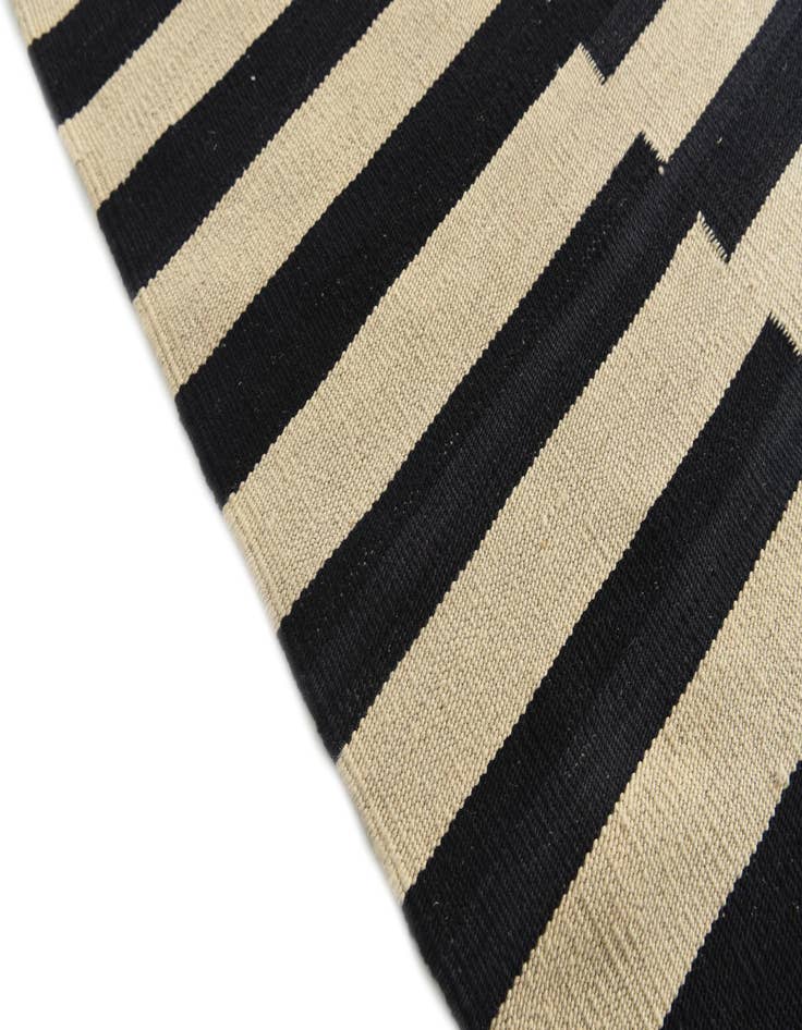 Detail image of  8' 1 x 9' 6  Hand Woven Kilim Modern Wool Rug