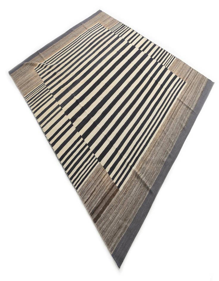 Detail image of  8' 1 x 9' 8  Hand Woven Kilim Modern Wool Rug