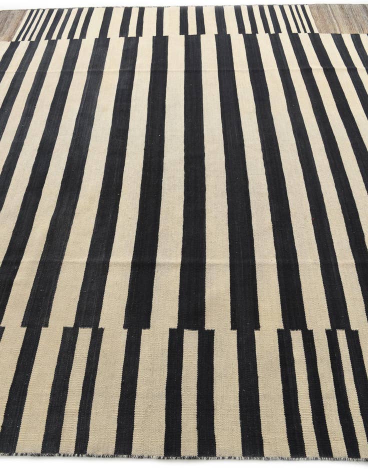 Detail image of  8' 1 x 9' 8  Hand Woven Kilim Modern Wool Rug