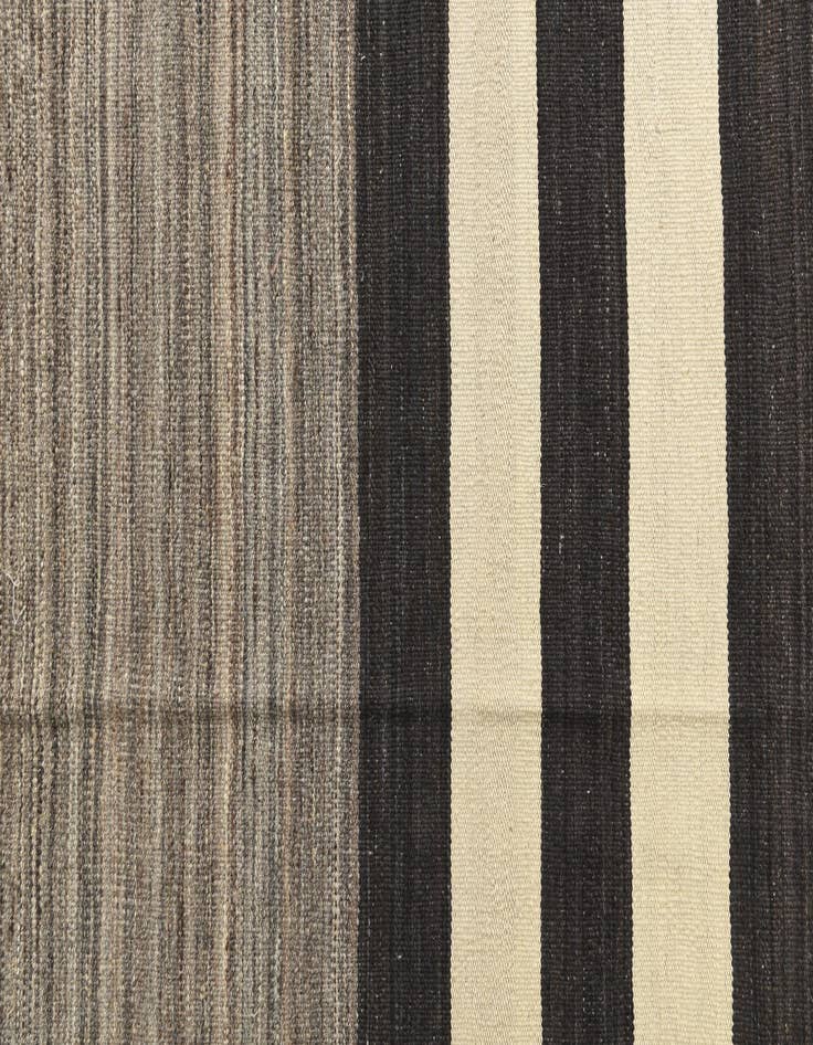 Detail image of  5' 1 x 6' 5  Hand Woven Kilim Modern Wool Rug