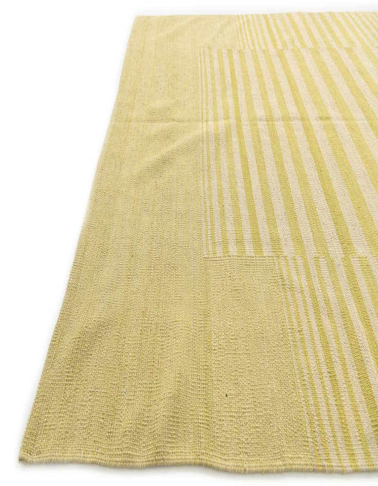 Detail image of  5' 1 x 6' 5  Hand Woven Kilim Modern Wool Rug