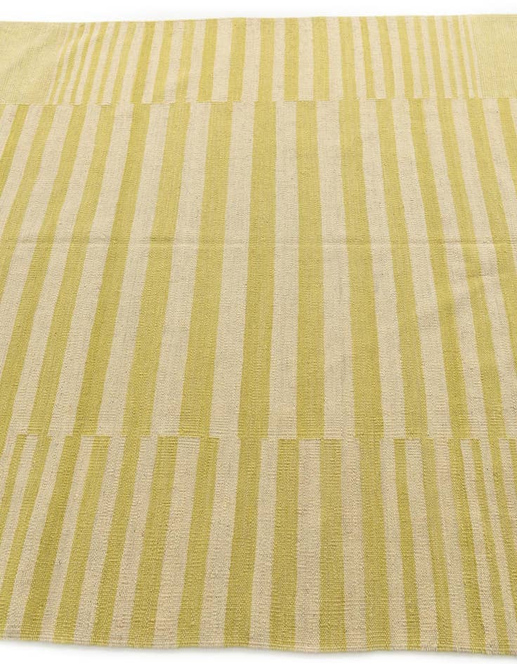 Detail image of  5' 1 x 6' 5  Hand Woven Kilim Modern Wool Rug