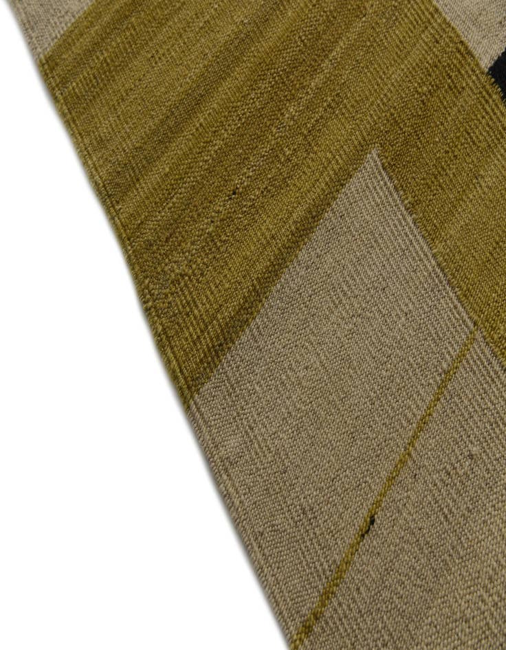 Detail image of  5' 3 x 6' 5  Hand Woven Kilim Modern Wool Rug