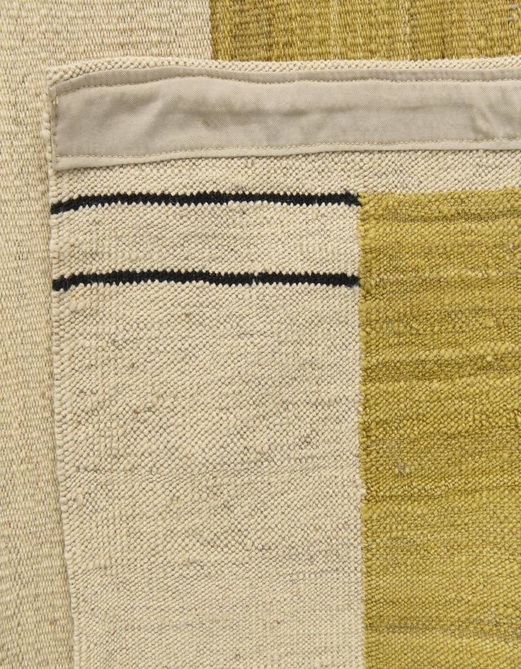 Detail image of  5' 3 x 6' 5  Hand Woven Kilim Modern Wool Rug