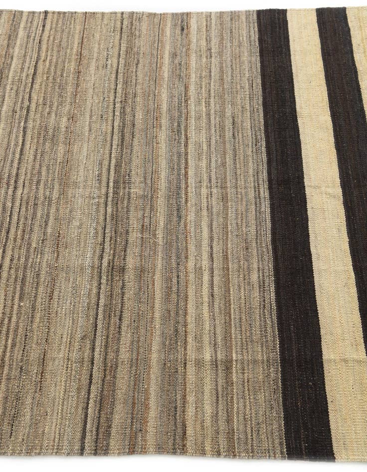 Detail image of  4' 1 x 5' 9  Hand Woven Kilim Modern Wool Rug
