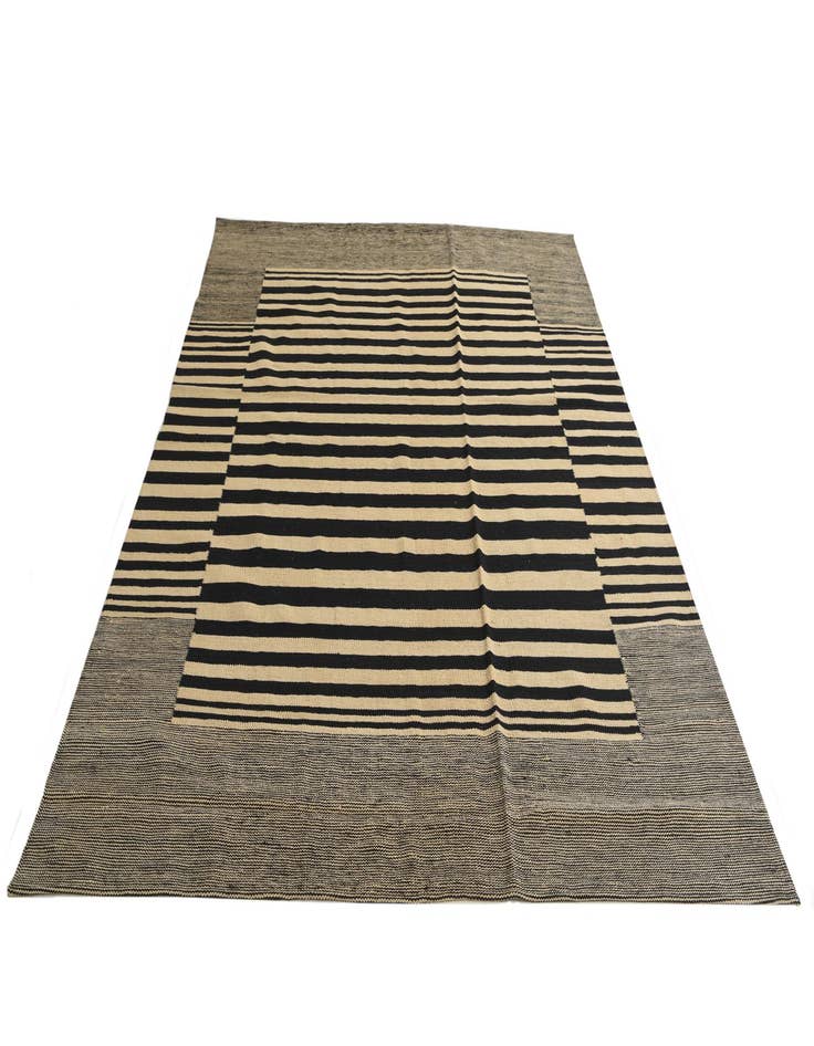 Detail image of  5' 8 x 7' 9  Hand Woven Kilim Modern Wool Rug