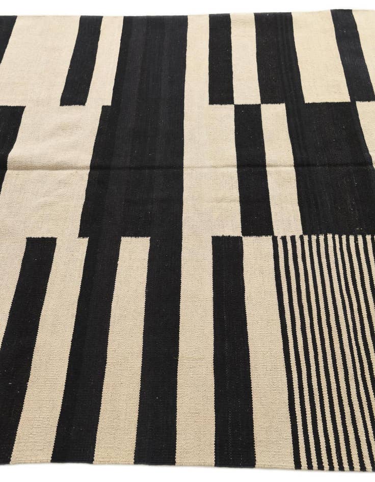 Detail image of  5' 7 x 7' 8  Hand Woven Kilim Modern Wool Rug