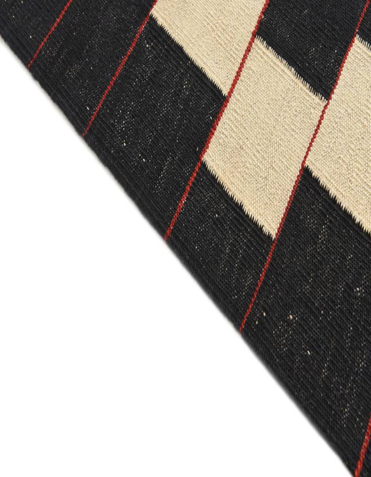 Detail image of  4' 5 x 5' 9  Hand Woven Kilim Modern Wool Rug