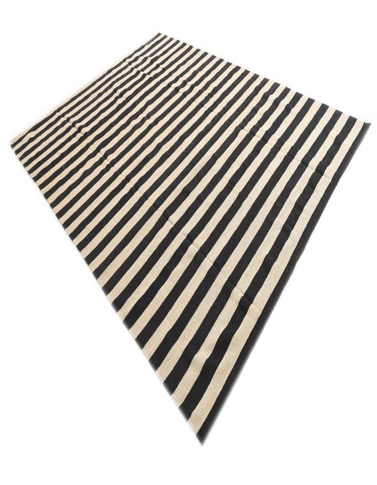 Detail image of  8' 5 x 11' 3  Hand Woven Kilim Modern Wool Rug