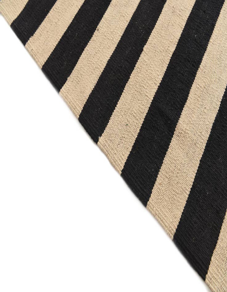 Detail image of  8' 5 x 11' 3  Hand Woven Kilim Modern Wool Rug