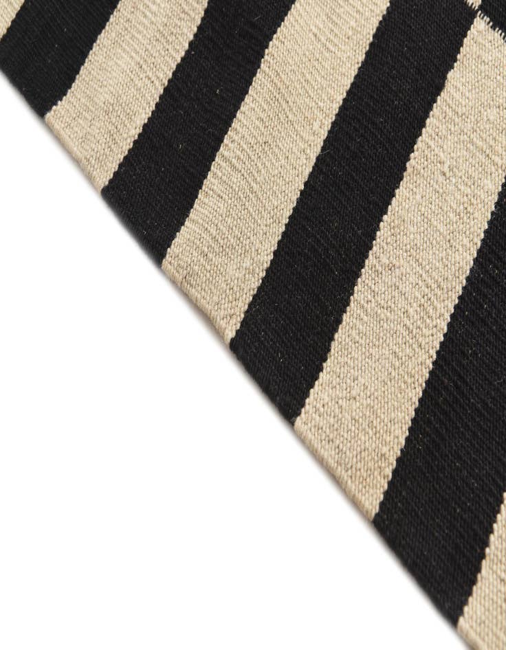 Detail image of  2' 8 x 3' 9  Hand Woven Kilim Modern Wool Rug