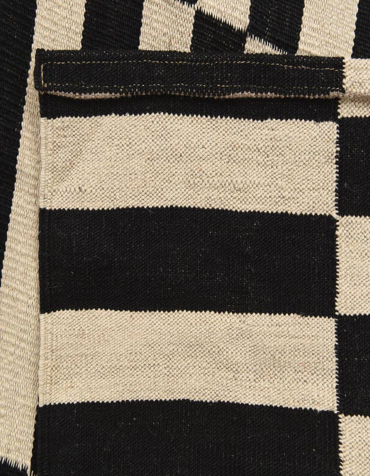 Detail image of  3' 5 x 4' 10  Hand Woven Kilim Modern Wool Rug