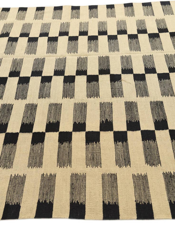 Detail image of  5' 10 x 7' 10  Hand Woven Kilim Modern Wool Rug