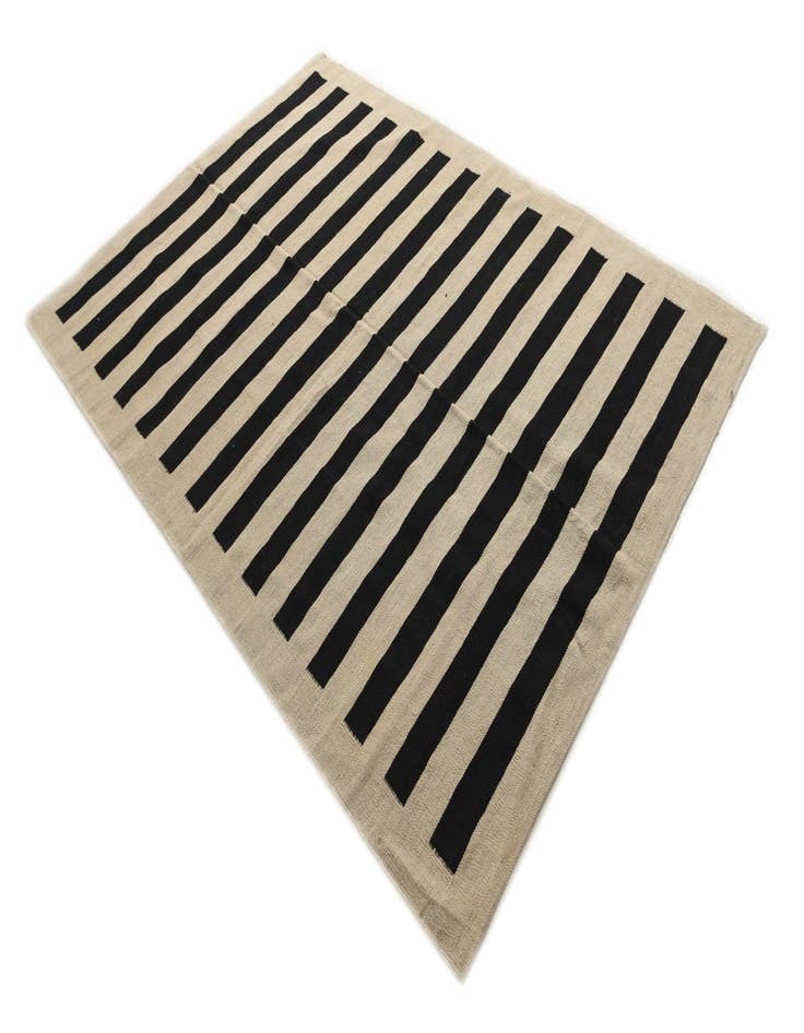 Detail image of  5' 7 x 7' 10  Hand Woven Kilim Modern Wool Rug