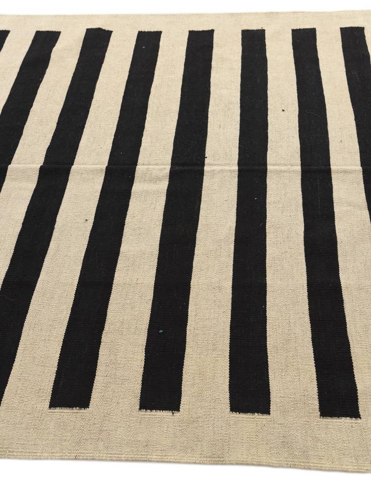 Detail image of  5' 7 x 7' 10  Hand Woven Kilim Modern Wool Rug