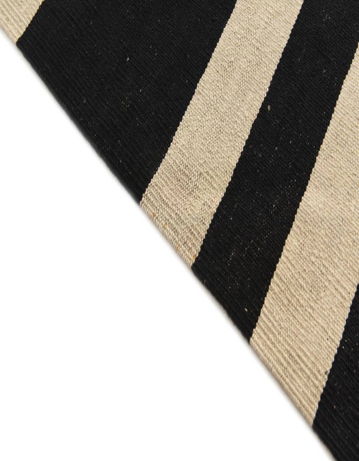 Detail image of  6' 7 x 9' 6  Hand Woven Kilim Modern Wool Rug