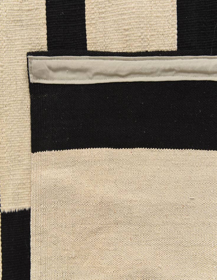 Detail image of  6' 7 x 9' 6  Hand Woven Kilim Modern Wool Rug