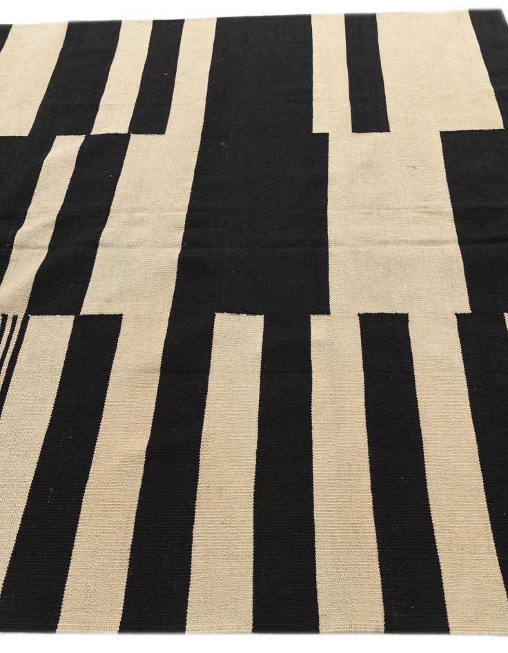 Detail image of  5' 7 x 10' 6  Hand Woven Kilim Modern Wool Rug