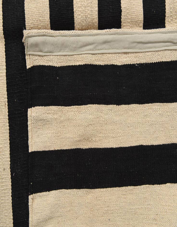 Detail image of  6' 7 x 9' 8  Hand Woven Kilim Modern Wool Rug