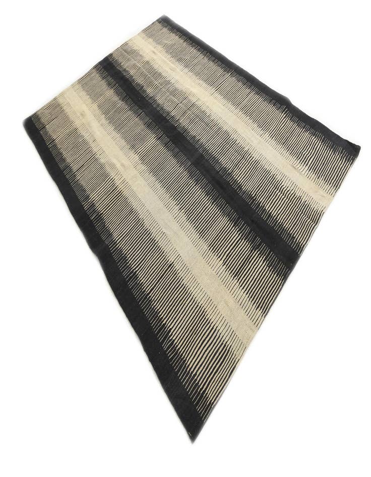 Detail image of  5' 9 x 7' 8  Hand Woven Kilim Modern Wool Rug