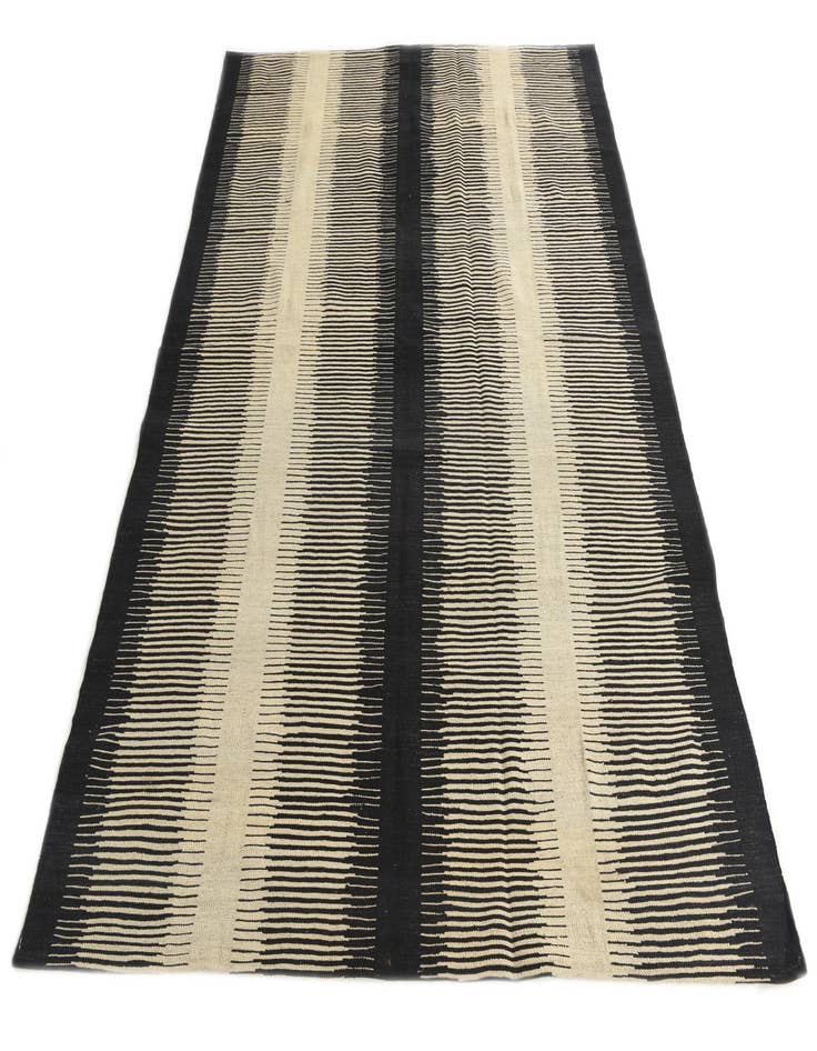 Detail image of  5' 9 x 7' 8  Hand Woven Kilim Modern Wool Rug