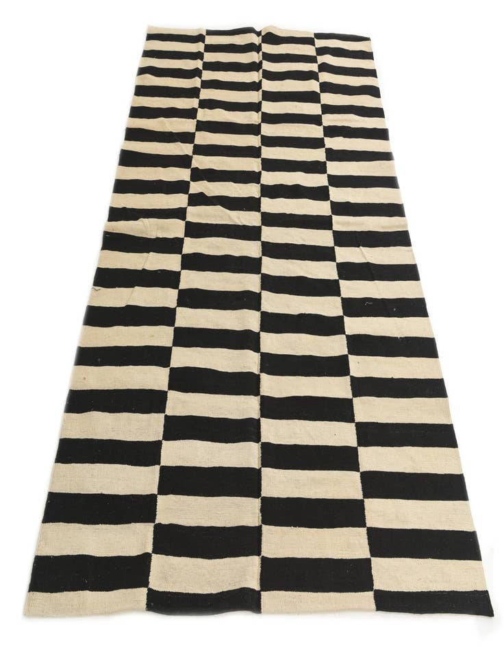 Detail image of  5' 4 x 7' 8  Hand Woven Kilim Modern Wool Rug