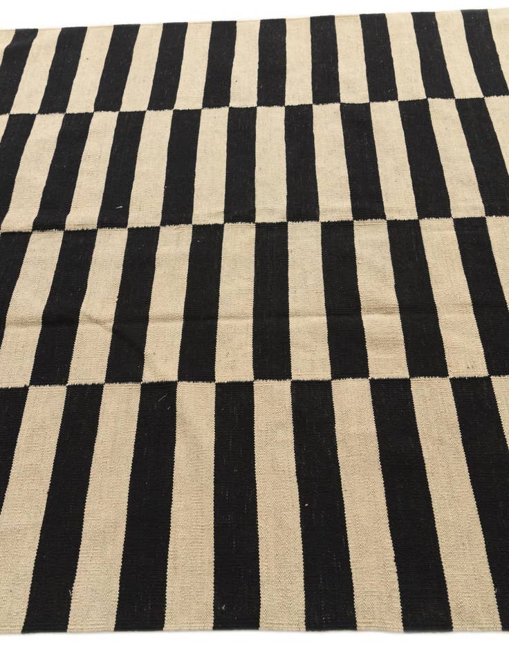 Detail image of  5' 8 x 8'  Hand Woven Kilim Modern Wool Rug