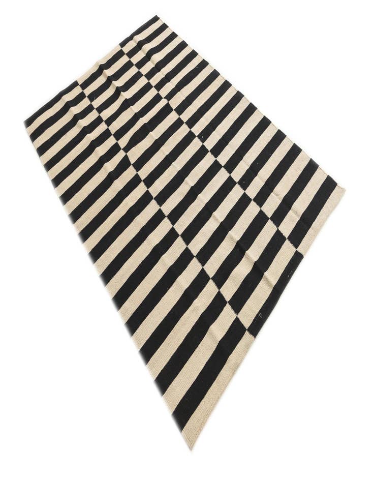 Detail image of  4' 2 x 6'  Hand Woven Kilim Modern Wool Rug