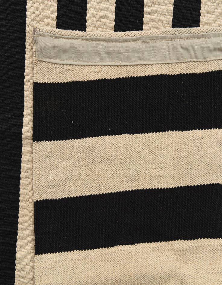 Detail image of  4' 2 x 6'  Hand Woven Kilim Modern Wool Rug