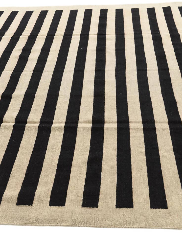 Detail image of  8' x 11' 1  Hand Woven Kilim Modern Wool Rug