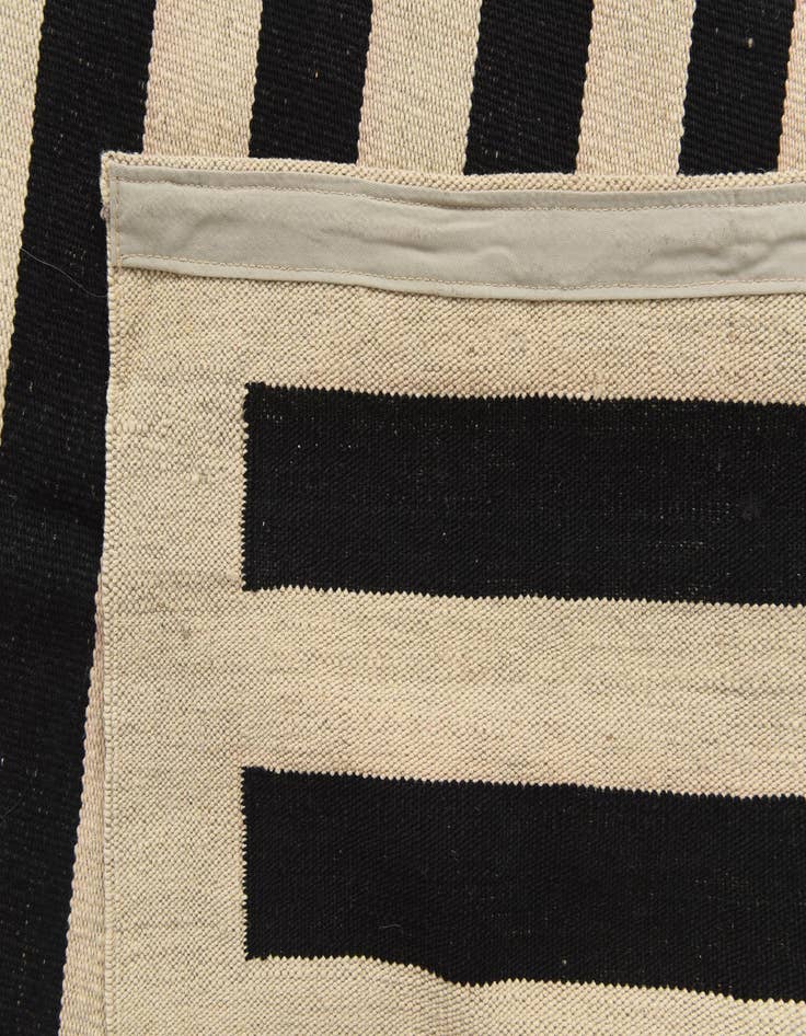 Detail image of  8' x 11' 1  Hand Woven Kilim Modern Wool Rug