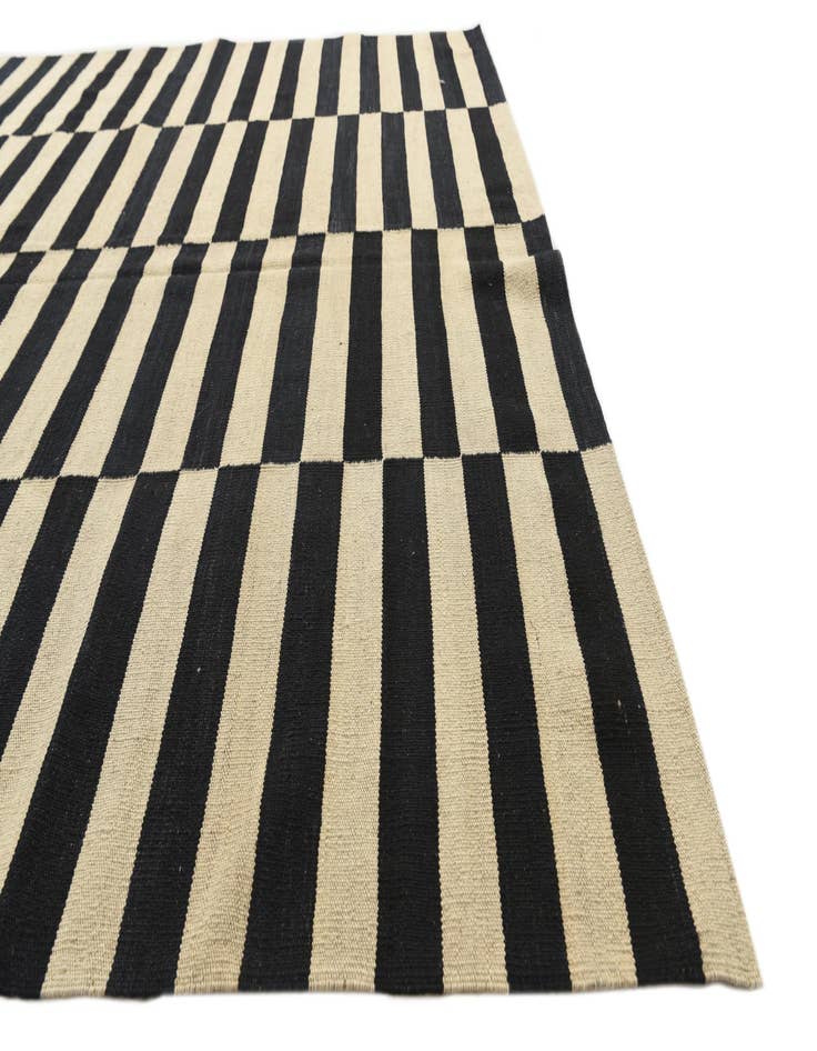 Detail image of  6' 10 x 9' 9  Hand Woven Kilim Modern Wool Rug