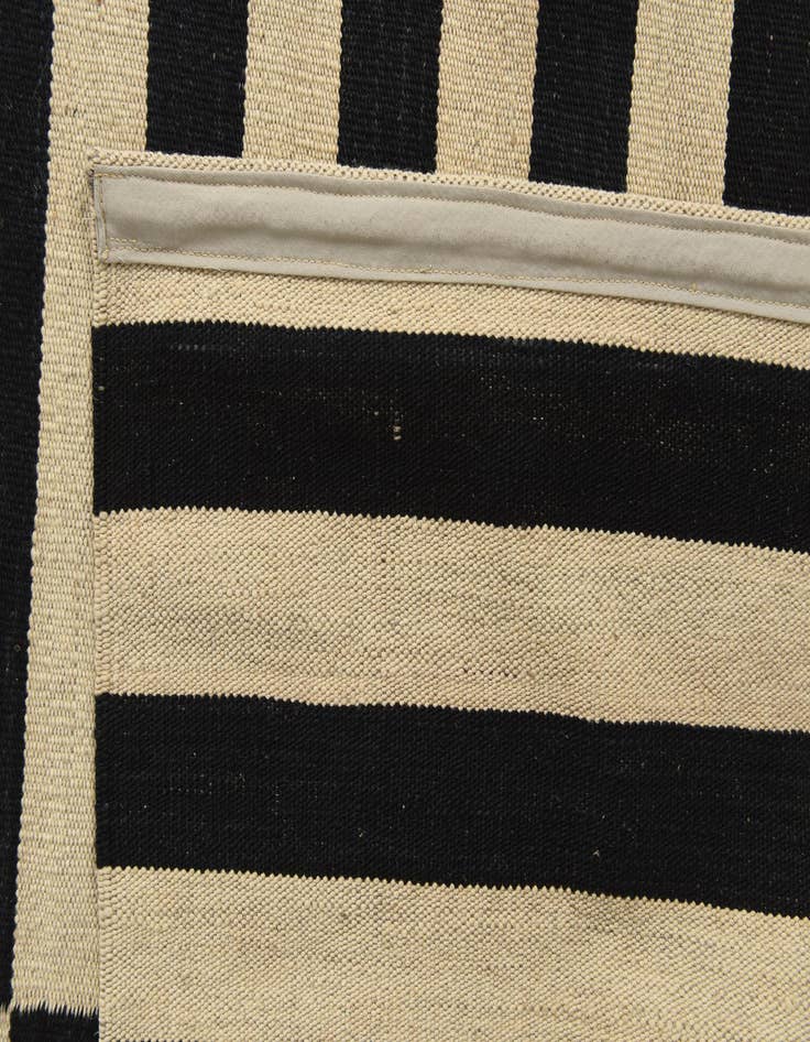 Detail image of  6' 10 x 9' 9  Hand Woven Kilim Modern Wool Rug
