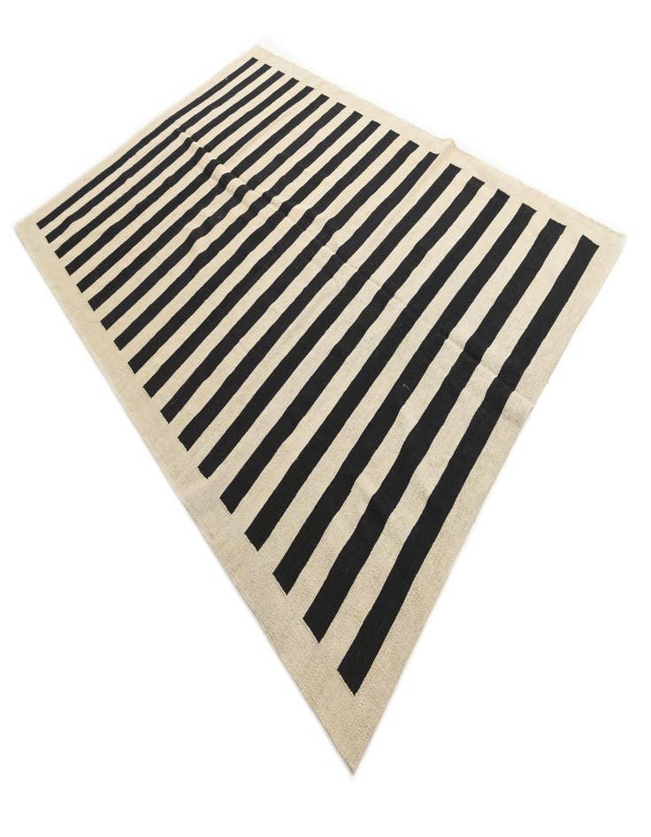 Detail image of  6' 9 x 9' 10  Hand Woven Kilim Modern Wool Rug
