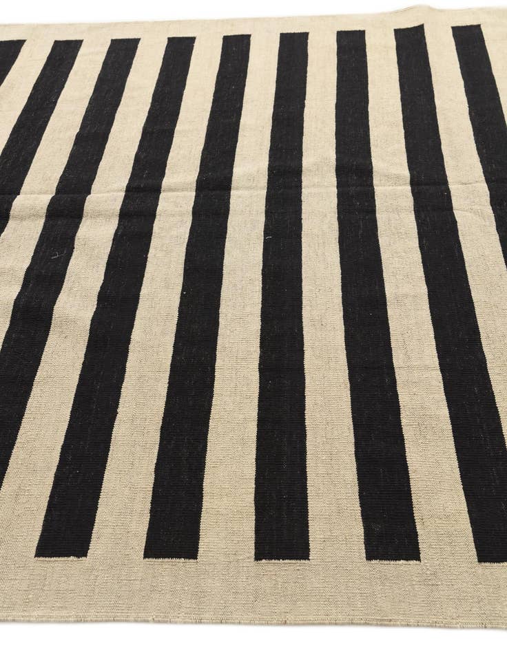 Detail image of  6' 9 x 9' 10  Hand Woven Kilim Modern Wool Rug