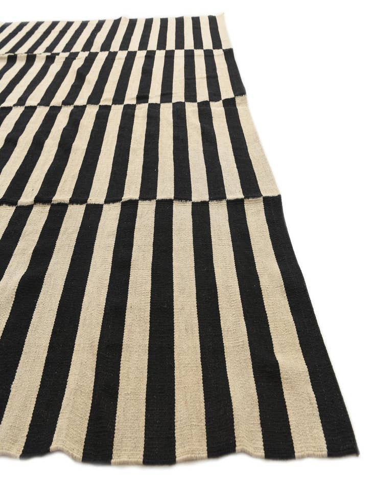 Detail image of  8' 1 x 9' 7  Hand Woven Kilim Modern Wool Rug