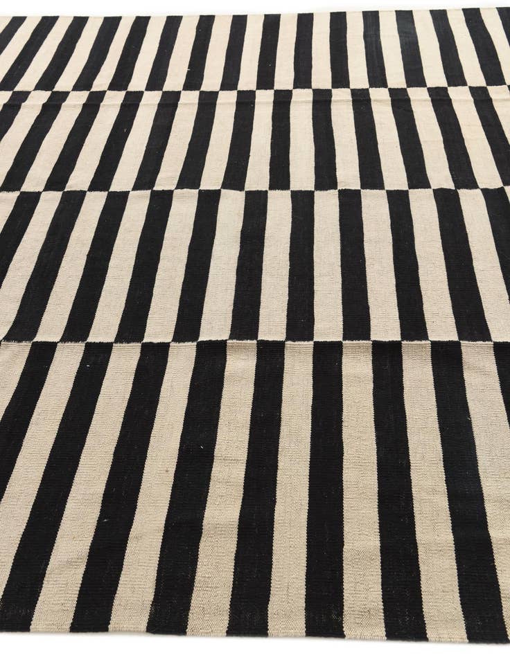 Detail image of  8' 4 x 9' 10  Hand Woven Kilim Modern Wool Rug