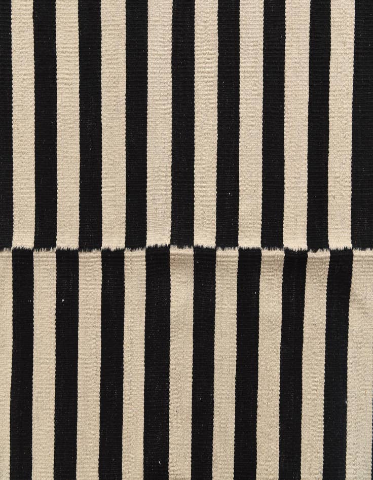 Detail image of  8' 4 x 9' 10  Hand Woven Kilim Modern Wool Rug