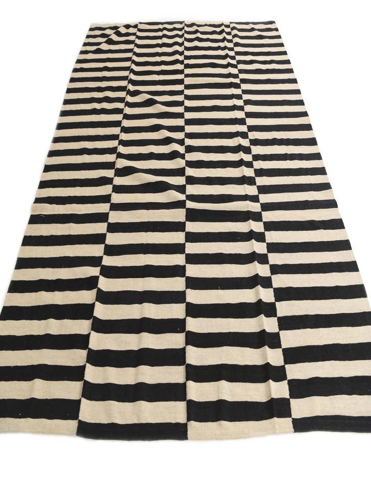 Detail image of  8' 5 x 9' 9  Hand Woven Kilim Modern Wool Rug