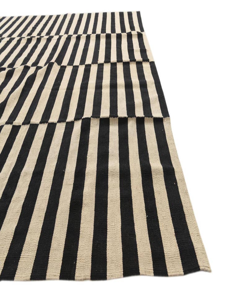 Detail image of  8' 5 x 9' 9  Hand Woven Kilim Modern Wool Rug