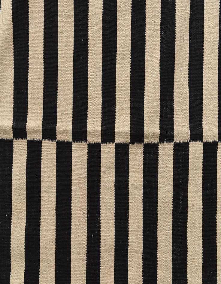 Detail image of  8' 5 x 9' 9  Hand Woven Kilim Modern Wool Rug