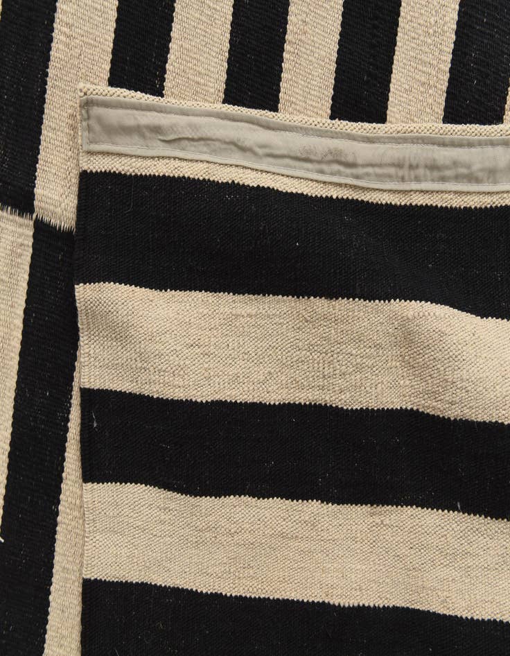 Detail image of  8' 5 x 9' 9  Hand Woven Kilim Modern Wool Rug