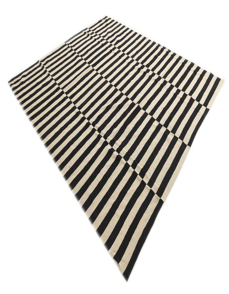 Detail image of  8' 3 x 9' 8  Hand Woven Kilim Modern Wool Rug